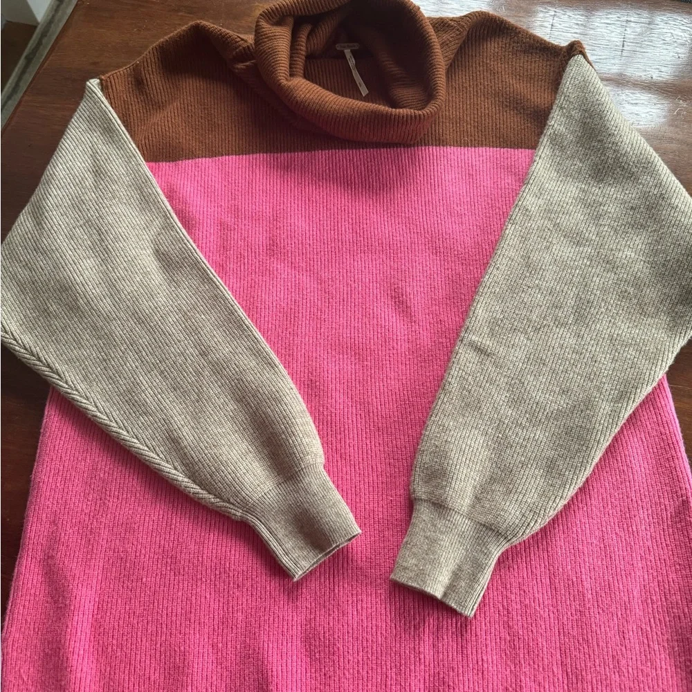 Free People : pink and brown over sized sweater : Small - Picture 3 of 6